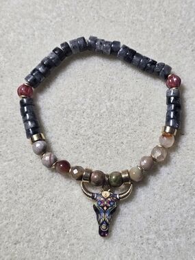 Multicolor Stone Beaded Stretchy Bracelet w/ Decorative Longhorn Head Gold Charm
